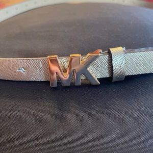 Micheal Kors gold belt size Xl new never worn